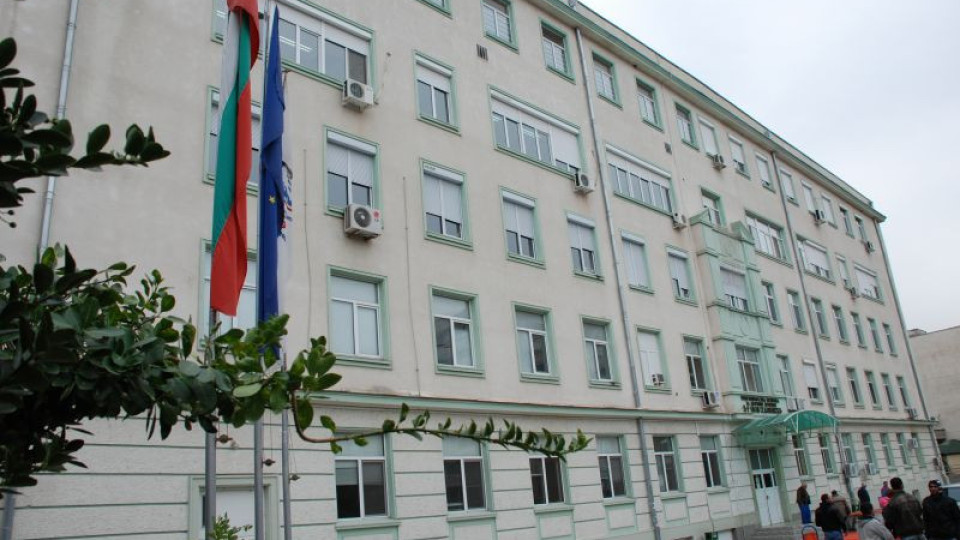Скандал с болницата в Сливен!  Новородени са били връзвани | StandartNews.com