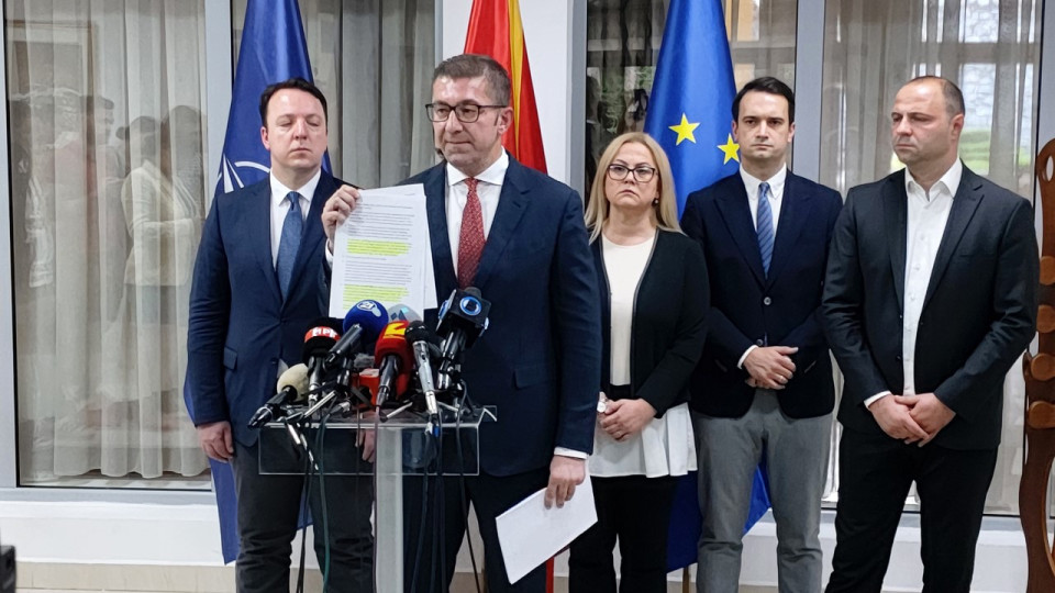 Опозицията изнудва властта в Македония, ще клекне ли Скопие | StandartNews.com