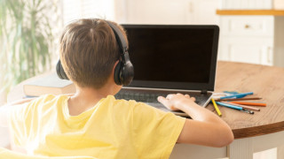 Как децата да използват виртуалното пространството безопасно