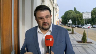 Управляващите доволни, хвалят се какво правили цяла нощ