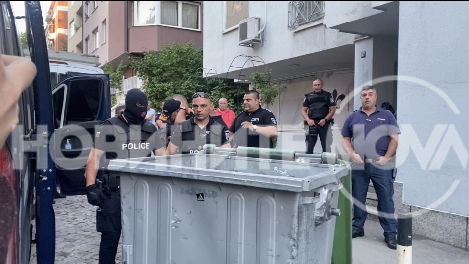 Полицията изведе Георги Семерджиев от жилището му (ВИДЕО) | StandartNews.com