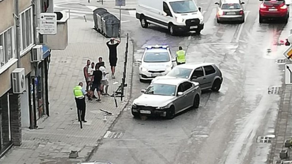 Пловдив изтръпна. Летящо БМВ на косъм да повтори трагедията | StandartNews.com