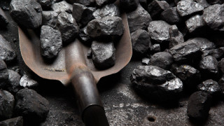 Най-яростният противник на въглищата се отказва да спира централите си