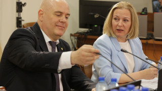Правосъдната министърка с нова порция атаки срещу Гешев
