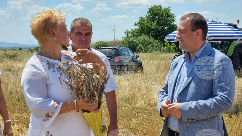Безопасно ли е украинско зърно? Говори министър | StandartNews.com