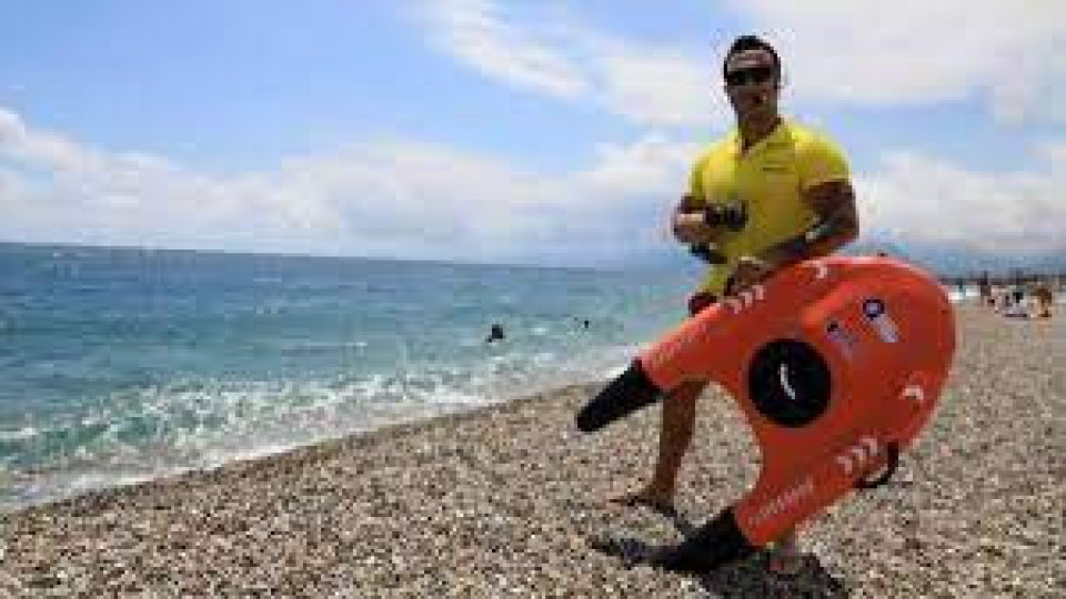 Истина ли е? Робот прави чудеса на плажа в Анталия | StandartNews.com
