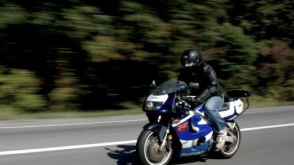 Зловещо меле с колона от мотористи | StandartNews.com
