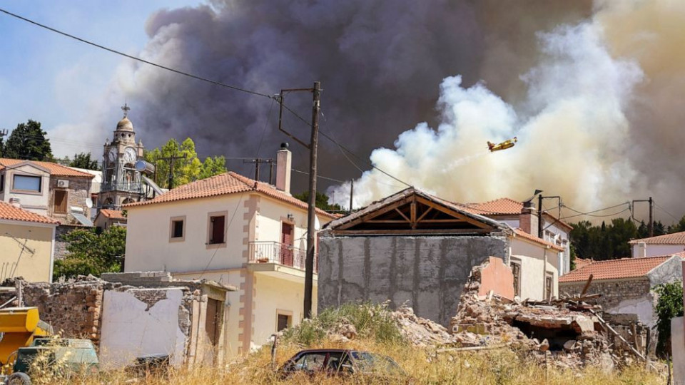 Няма край! Огненият ад в Гърция се разраства | StandartNews.com