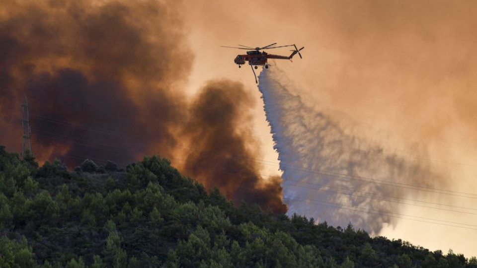 Огнен мор в Гърция, пожарите унищожават национално съкровище | StandartNews.com