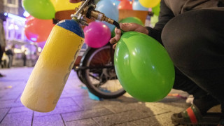 Хванаха младежите, лепили реклама на райски газ в гимназия