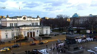 Какъв ще е новият парламент в България? Прогноза на Ройтерс