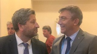 На прощаване! Аджаба какво си казаха Мустафа Карадайъ и Христо Иванов