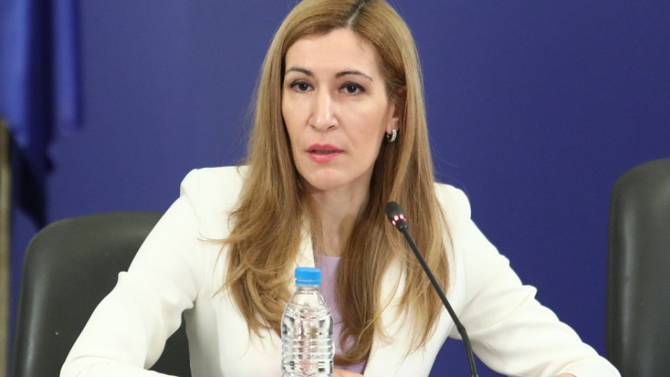Ангелкова попари министъра на туризма в оставка | StandartNews.com