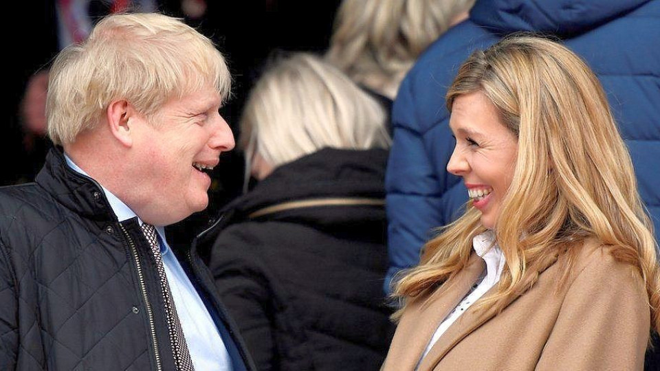 Имат ли акъл? Борис Джонсън и жена му окупираха имение | StandartNews.com