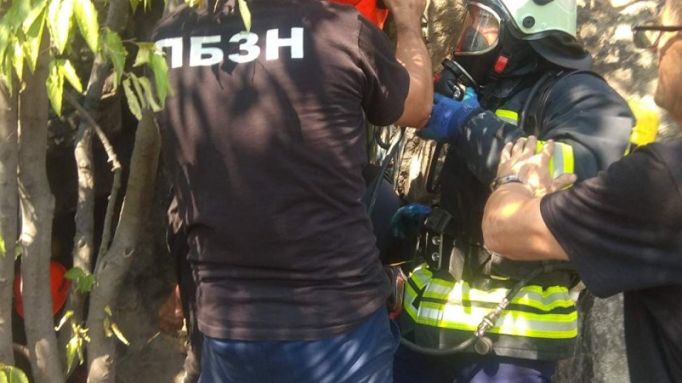 Пожарникари от Пловдив спасиха живота на 15-годишно момче | StandartNews.com