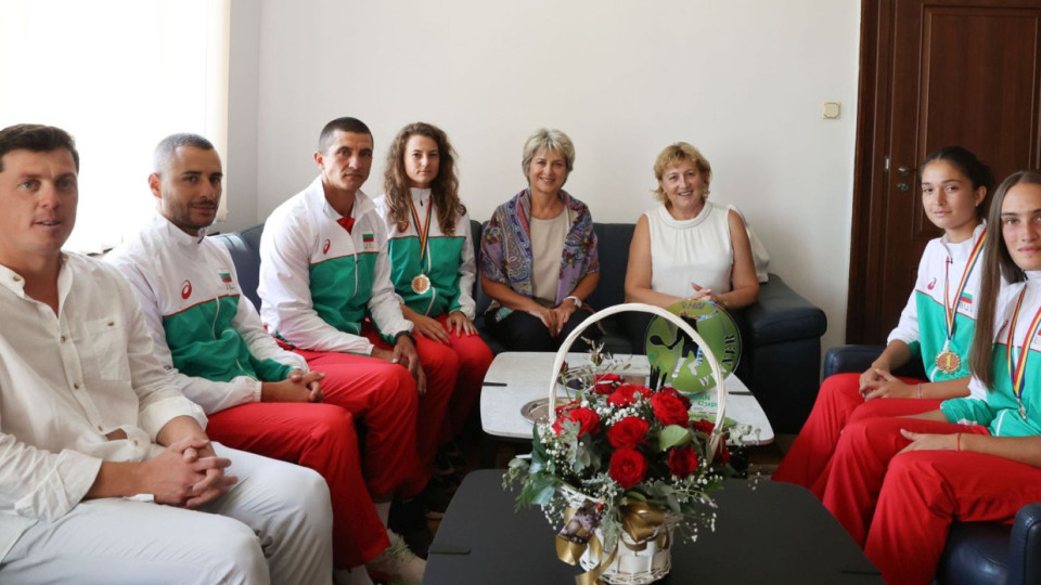 Весела Лечева поздрави наши млади шампионки по тенис | StandartNews.com