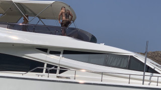 Кой е бизнесменът с 35-метрова яхта в Монако? (СНИМКИ)