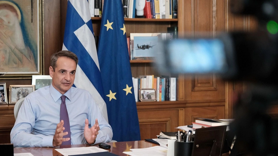 Жесток скандал тресе Гърция! Искат оставката на Мицотакис | StandartNews.com