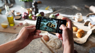 Нов смартфон на Nokia вече и в България, носи 3 версии на Android
