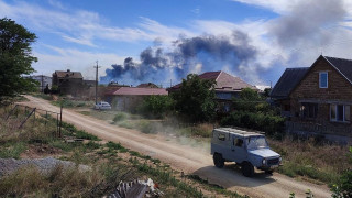 Руска ВВС база в Крим размазана от взривове (САТЕЛИТ)