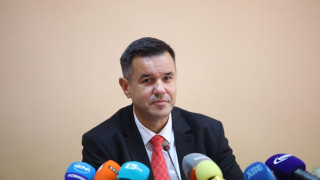 Защо е блокиран износът на оръжие? Говори министърът на икономиката