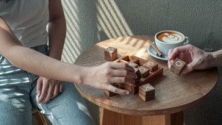 Как играчките могат да повлияят на логическото мислене и развитието при децата?