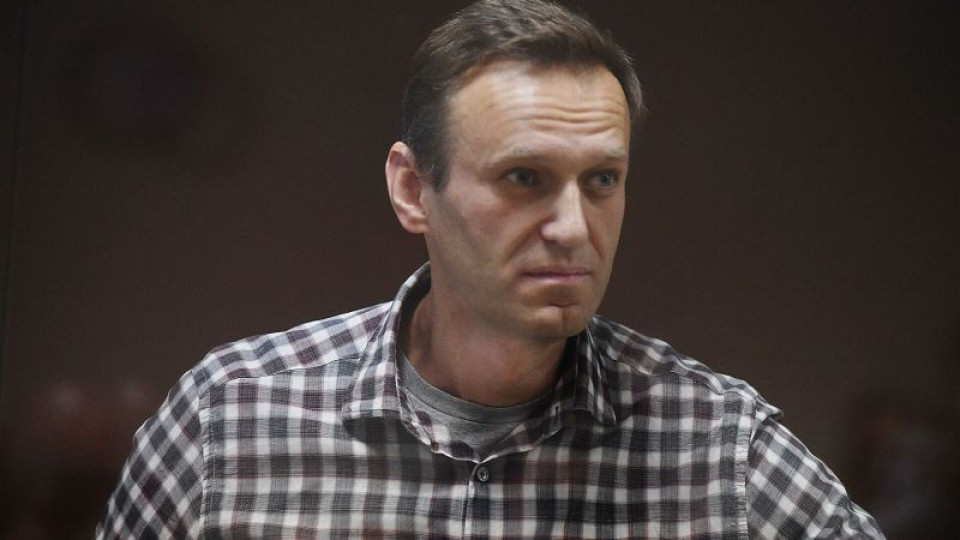 Нови подробности. Борили се половин час за живота на Навални | StandartNews.com