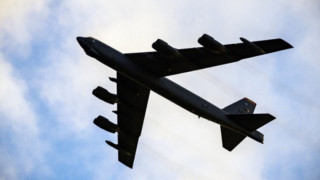 US бомбардировачи прелетяха над Скопие, какво става