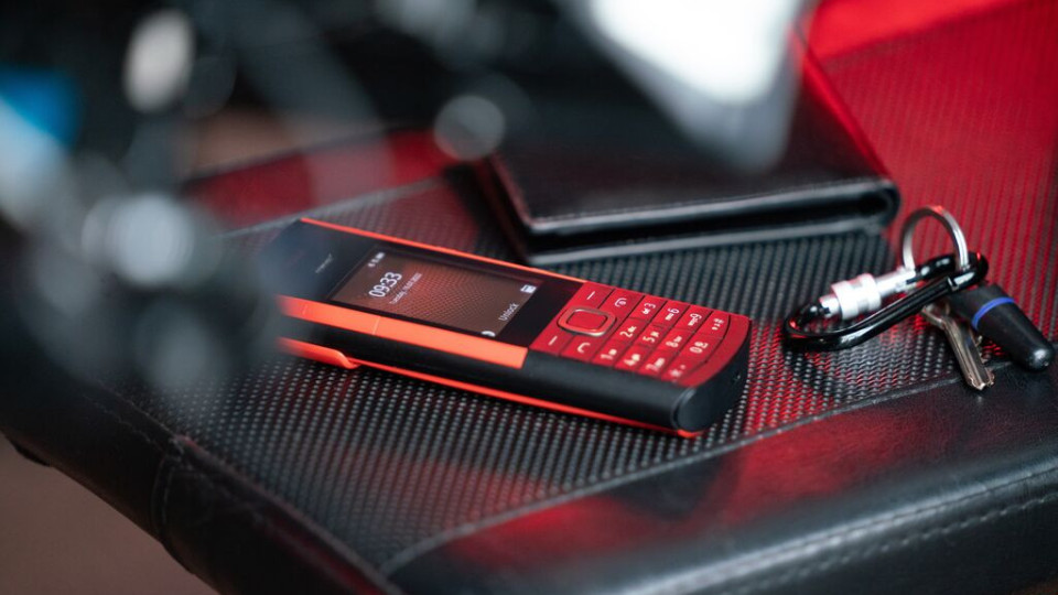 Новият Nokia 5710 XpressAudio: 4G телефон с вградени безжични слушалки | StandartNews.com