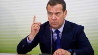 Медведев нокаутира света! Какво правела Русия в Украйна