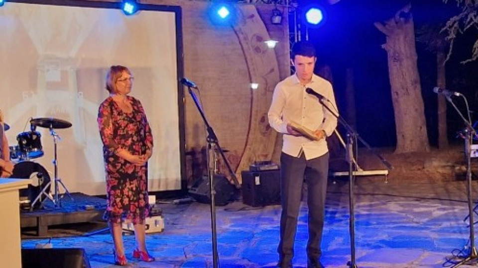 Кметът на Казанлък награди Александър Проданов за изключителни постижения | StandartNews.com