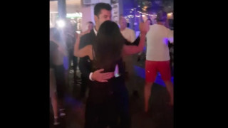 Кирил Петков във вихъра на танца на предизборна обиколка ВИДЕО