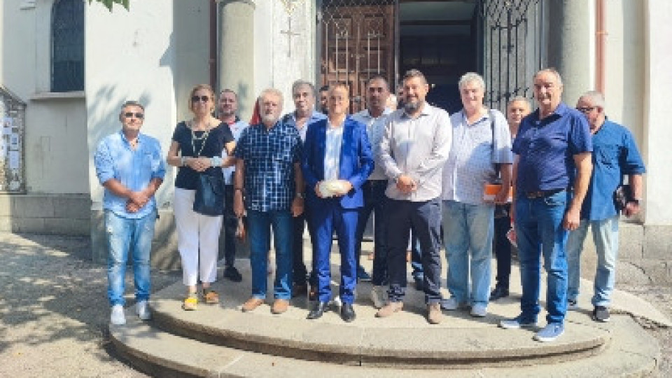 С молебен и водосвет партия МИР откри предизборната си кампания | StandartNews.com
