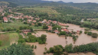 Зловещи кадри от водния ад в Карлово (ВИДЕО)