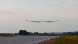 Китай успешно извърши първия полет на дрон, захранван само от слънцето