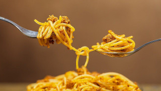 Уникален сос за спагети, само с 3 съставки