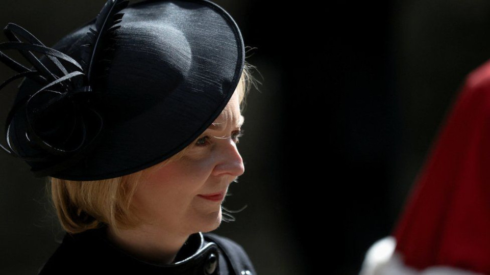 Лиз Тръс нарами голяма отговорност за погребението на Елизабет ІІ | StandartNews.com