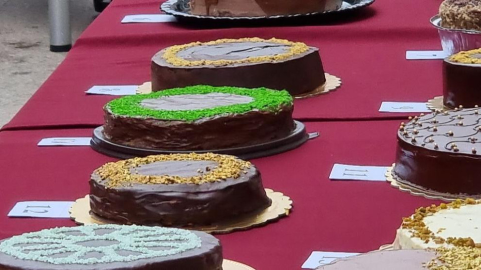 Сладкари извъртяха един куп торти "Гараш" в Русе. Резултатът | StandartNews.com