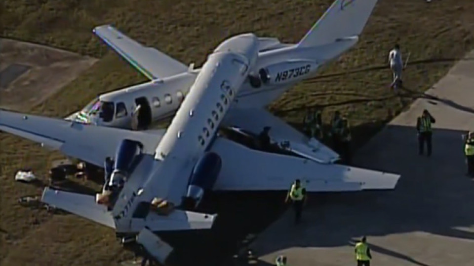 Ад в небето, два самолета се сблъскаха | StandartNews.com