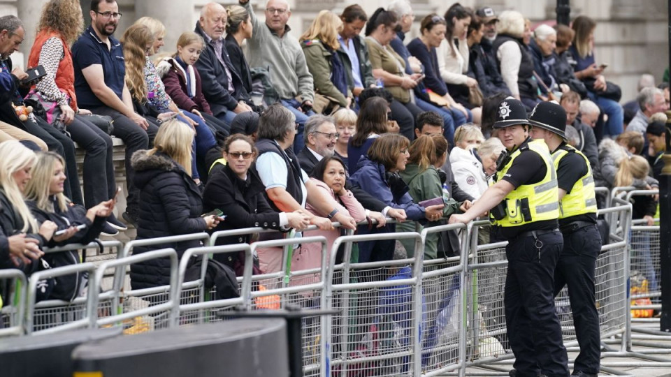 Полицията в Лондон се хвана за главата, кметът - безпомощен | StandartNews.com