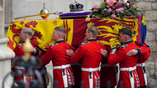 Рекорд! Колко хора гледаха погребението на Елизабет II