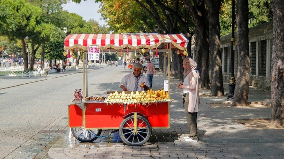 Какво е кокореч? Топ 10 на най-популярните улични храни в Истанбул | StandartNews.com