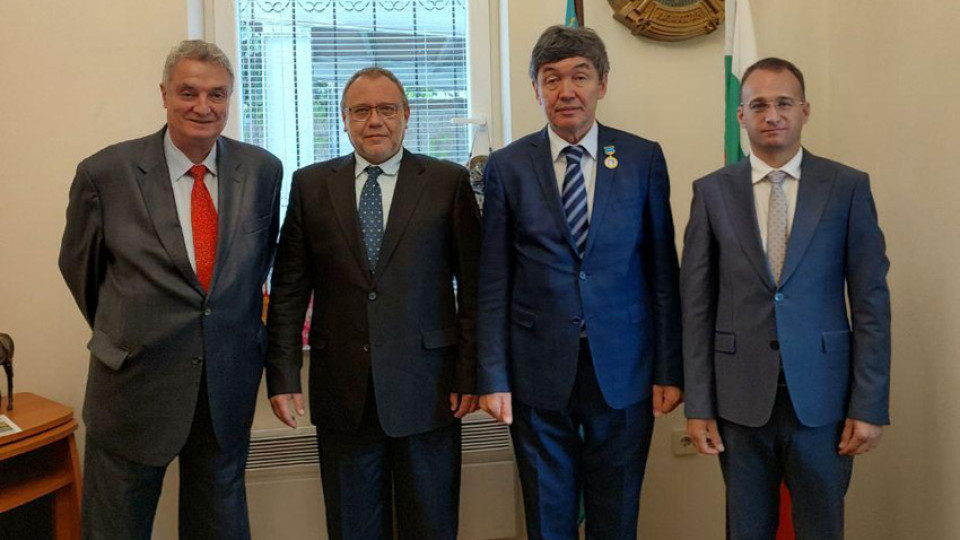 Ръководството на партия МИР се срещна с посланика на Казахстан в България | StandartNews.com
