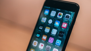 Apple премахна приложенията за iOS, принадлежащи на VK