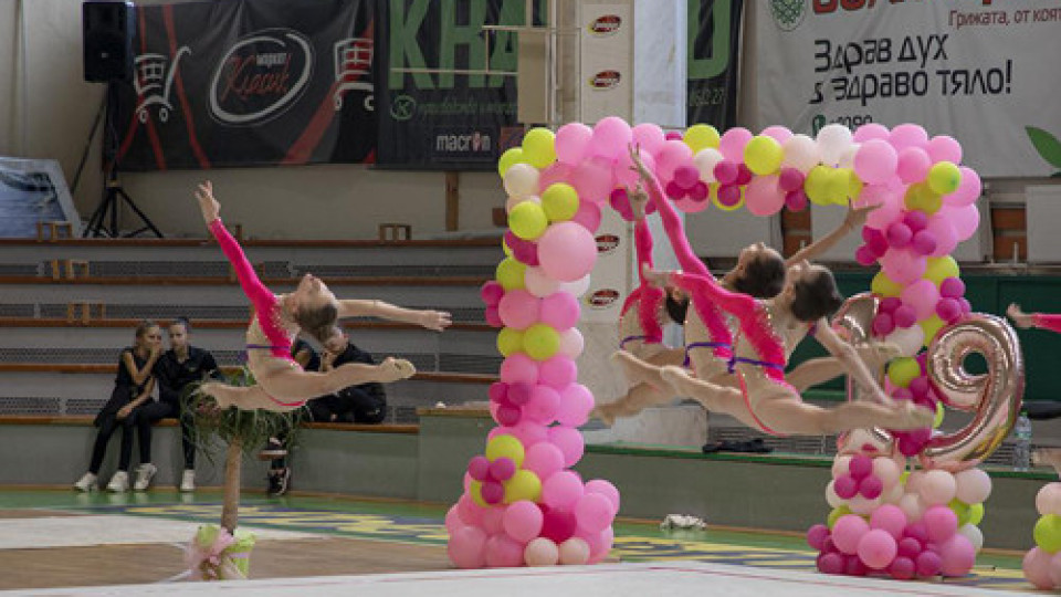Стотици малки грации показват талант и умения в Международен турнир по художествена гимнастика „Импала Къп 202 | StandartNews.com