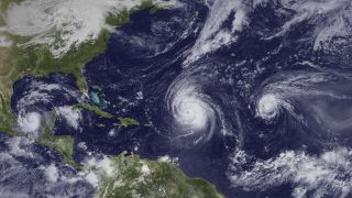 Ураган връхлетя Централна Америка. Има ли щети