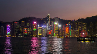 Хонконг подарява 500 000 самолетни билета