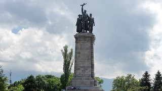 Голяма драма в София. Махат ли паметника на съветската армия?