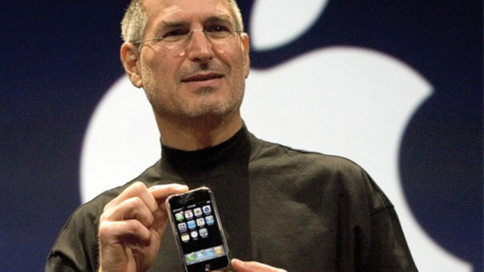 Неотворен iPhone от първо поколение е продаден за близо 40 000 щ. долара | StandartNews.com