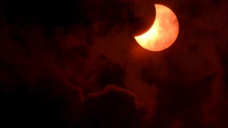 Опасно ли е слънчевото затъмнение? | StandartNews.com